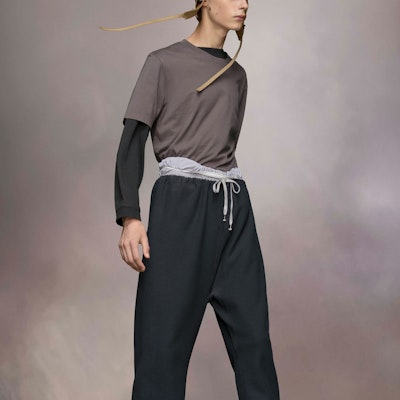 Maison Margiela Kaos Pendek Polos Warna Abu-Arang S50GC0690S24347860 Purchase Maison Margiela Kaos Pendek Polos Warna Abu-Arang S50GC0690S24347860