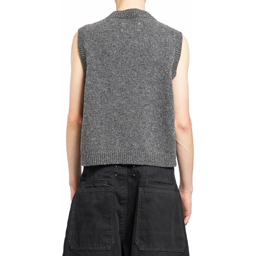 Lookbook Maison Margiela 无袖圆领针织衫 灰色 S50FB0104M13059001F