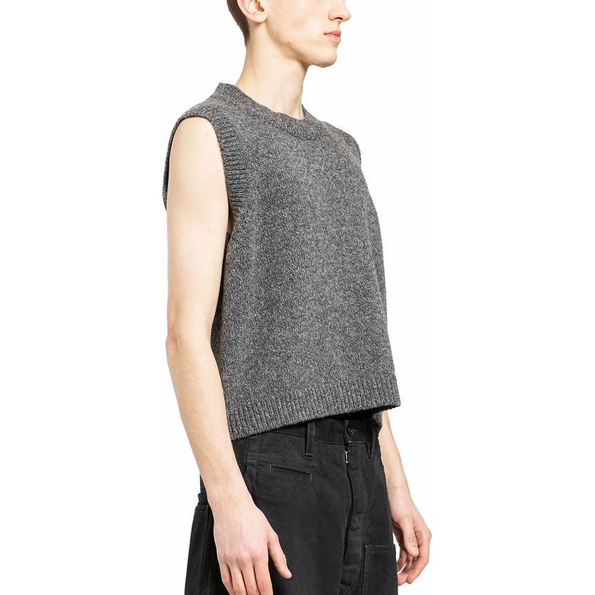 Shop Maison Margiela 无袖圆领针织衫 灰色 S50FB0104M13059001F