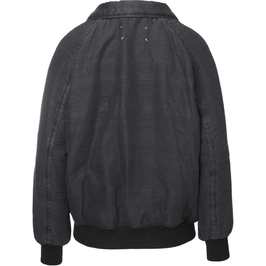 Lookbook Chaqueta Negra de Manga Larga y Botones Maison Margiela Color Sólido. S50AM0593S60451900