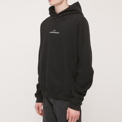 Maison Margiela Hoodie Hitam Logo Huruf Kapas. S50GU0167S25503962 Shop Maison Margiela Hoodie Hitam Logo Huruf Kapas. S50GU0167S25503962