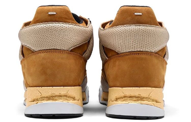 Shop Maison Margiela Ddstck ''Brauner Komfort'' S57WS0379P3961H8551
