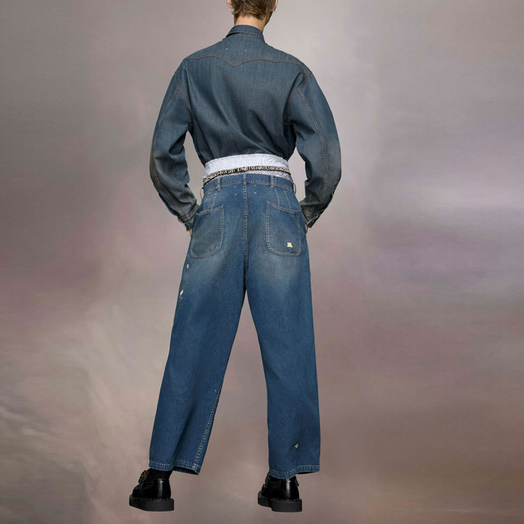 Shop 메종 마르지엘라 디스트레스드 미드라이즈 릴렉스 핏 진 블루 데님. S50KA0646S30877-961