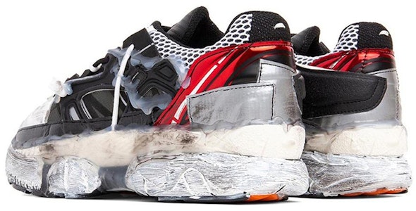 Maison Margiela Fusion 'Hitam Putih' S57WS0257-P1878-961 Lookbook Maison Margiela Fusion 'Hitam Putih' S57WS0257-P1878-961