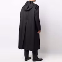Shop Maison Margiela FW21 男士黑色單排扣連帽大衣 S50AA0104S52332900