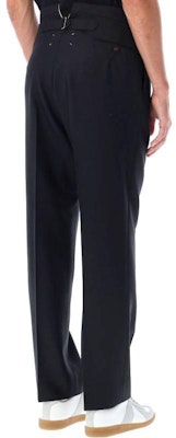 Maison Margiela FW22 黑色纯色直筒休闲裤 SI1KA0010S60307900 Lookbook Maison Margiela FW22 黑色纯色直筒休闲裤 SI1KA0010S60307900