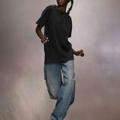 メゾン マルジェラ FW24 リバースロゴ刺繍 ユニセックス Tシャツ ヴィンテージブラック S51GC0533S20079-960 Shop メゾン マルジェラ FW24 リバースロゴ刺繍 ユニセックス Tシャツ ヴィンテージブラック S51GC0533S20079-960