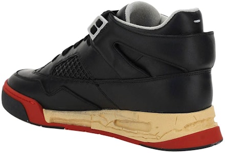 メゾン マルジェラ ハイトップ レザー スニーカー (黒) S37WS0561P3712H8318 Shop メゾン マルジェラ ハイトップ レザー スニーカー (黒) S37WS0561P3712H8318