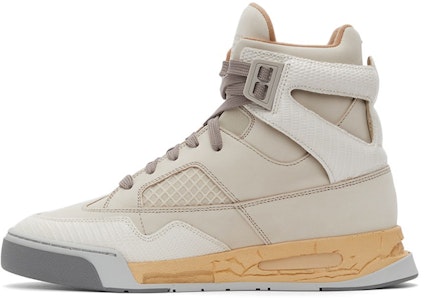Maison Margiela Kasut Tinggi 'Beige Keselesaan' 211168M255008 Buy Maison Margiela Kasut Tinggi 'Beige Keselesaan' 211168M255008