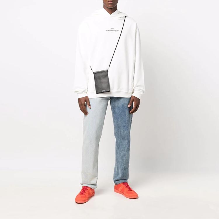 Lookbook Maison Margiela 反轉標誌連帽衫 白色 FW21 長袖衛衣 S50GU0167S25503961