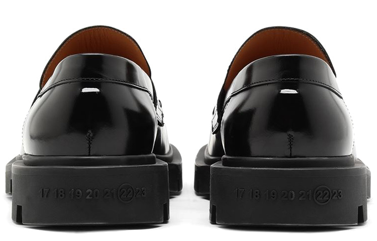 Shop Maison Margiela Loafer de Cuero 'Negro Casual de Moda' S57WR0121P3827H8396