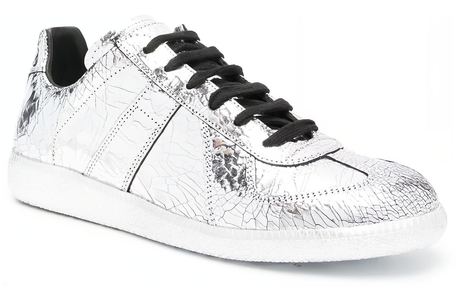 Lookbook Maison Margiela Leren Low-Top ''Metallic Zilver'' S57WS0236P5016T9002