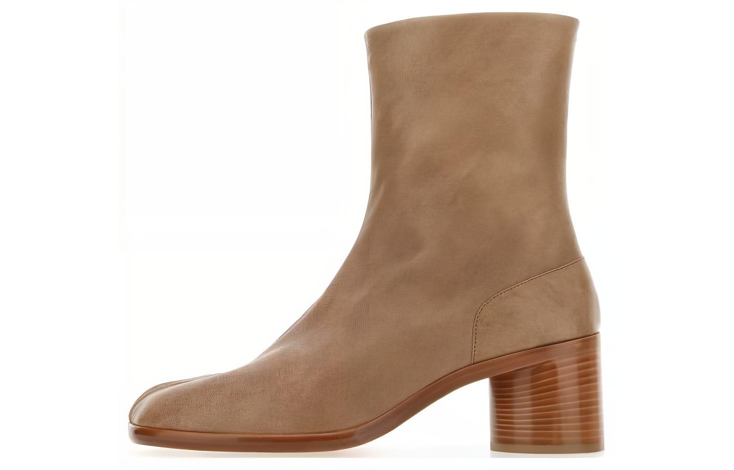 Buy Bottes Cheville Cuir à Talon Bloc et Bout Rond Maison Margiela ''Marron'' S57WU0132PR058T2172