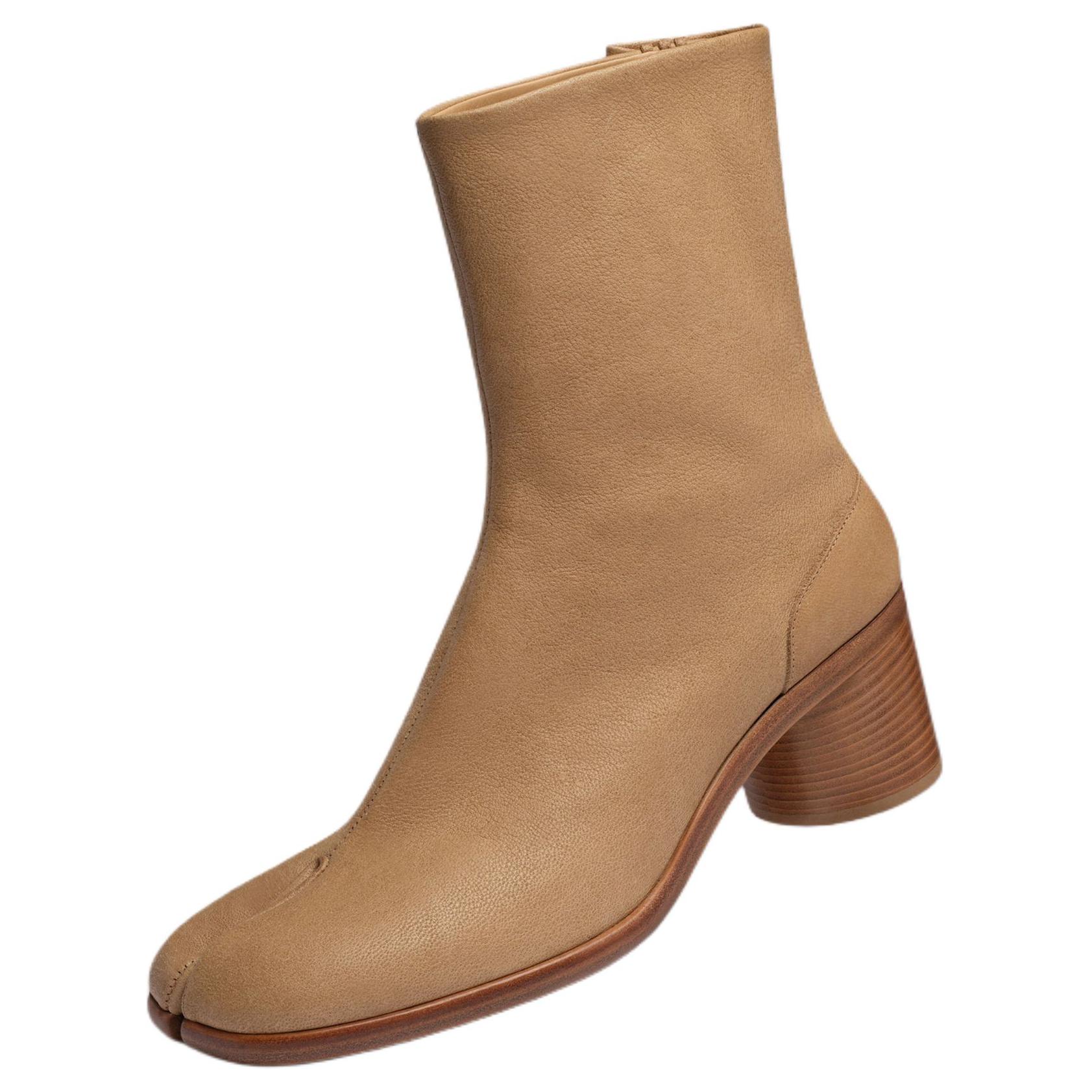 Shop Bottes Cheville Cuir à Talon Bloc et Bout Rond Maison Margiela ''Marron'' S57WU0132PR058T2172