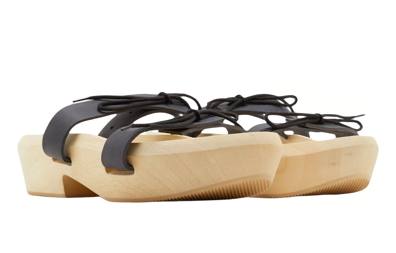 Order Maison Margiela Selipar Kulit 'Hitam' S37WY0021PR480T8013