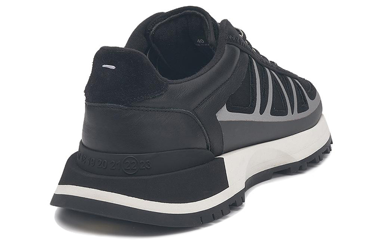 Lookbook Maison Margiela Baskets Basses en Nylon et Cuir Noir S57WS0444P5064H9407