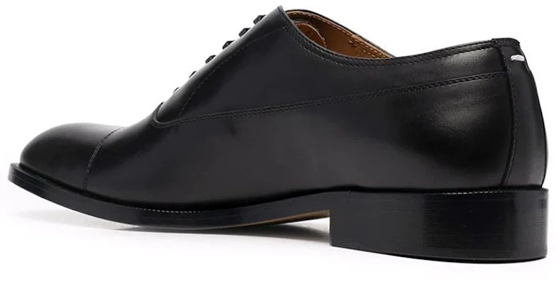 Maison Margiela Oxford ''Zwart Leer'' S37WQ0320P4743T8013 Lookbook Maison Margiela Oxford ''Zwart Leer'' S37WQ0320P4743T8013