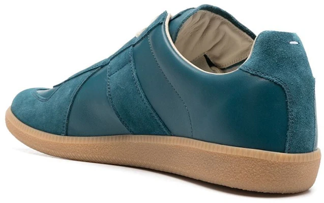 Maison Margiela Replica 'Blue Suede' Sepatu Biru Suede S57WS0236P1895H9389 Lookbook Maison Margiela Replica 'Blue Suede' Sepatu Biru Suede S57WS0236P1895H9389
