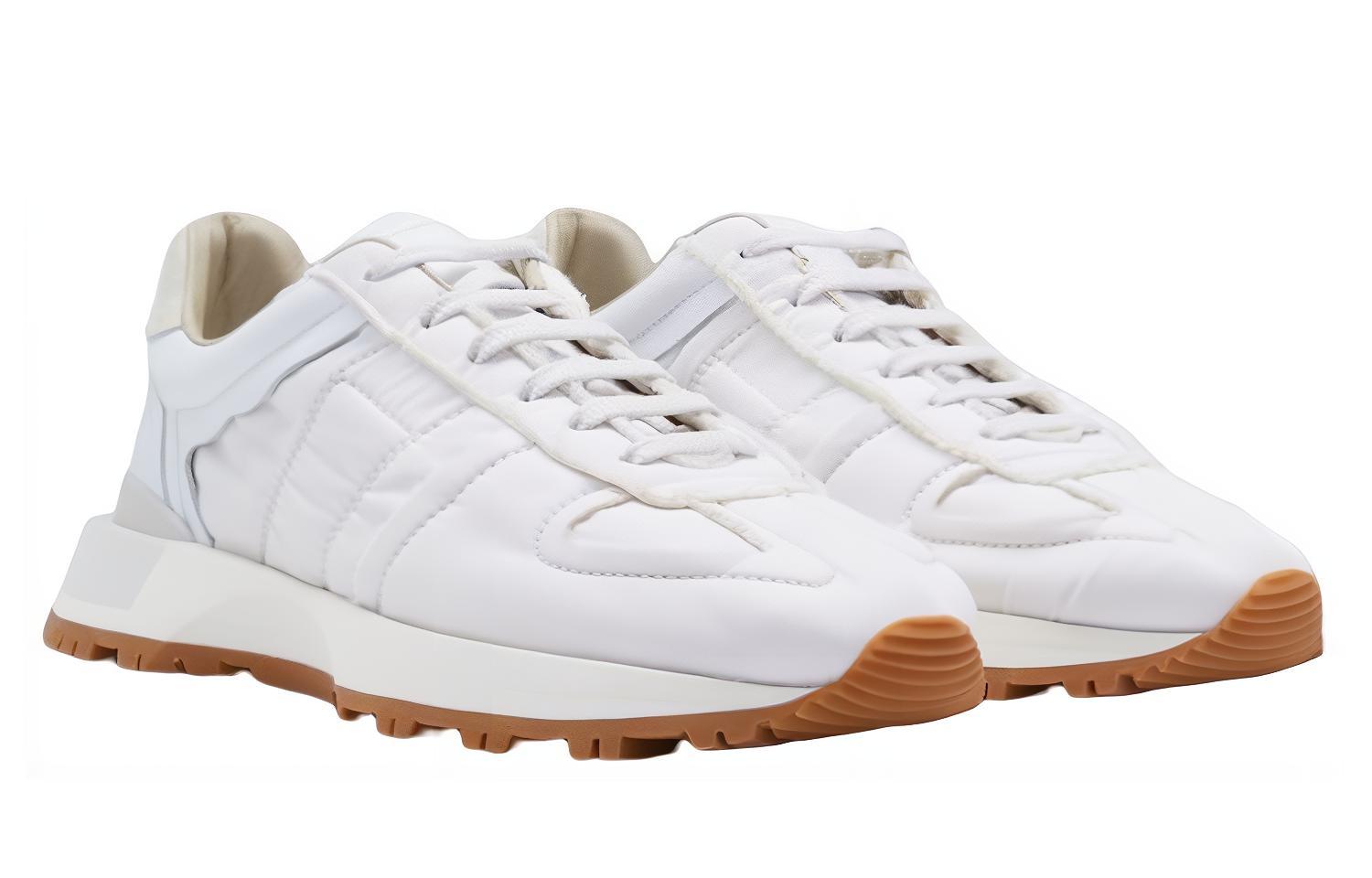 Lookbook 메종 마르지엘라 러너 '화이트' S37WS0575-P4341-T1003