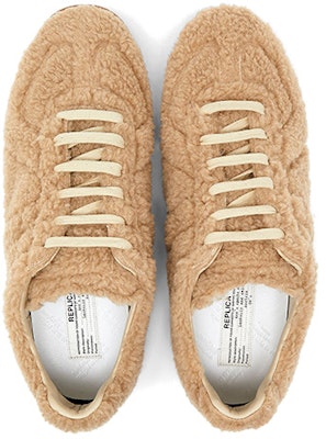 Maison Margiela Shearling Replica 'Warm Sand' S57WS0410-P4355-T2067 Lookbook Maison Margiela Shearling Replica 'Warm Sand' S57WS0410-P4355-T2067