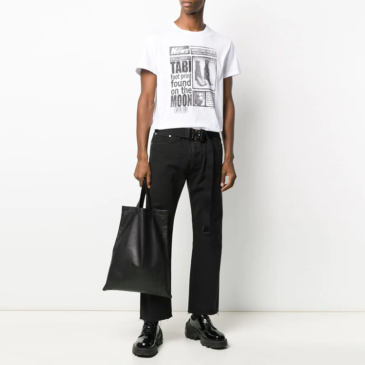 Lookbook メゾンマルジェラ SS21 新聞プリント 白 ショートスリーブ Tシャツ S50GC0615S22816100