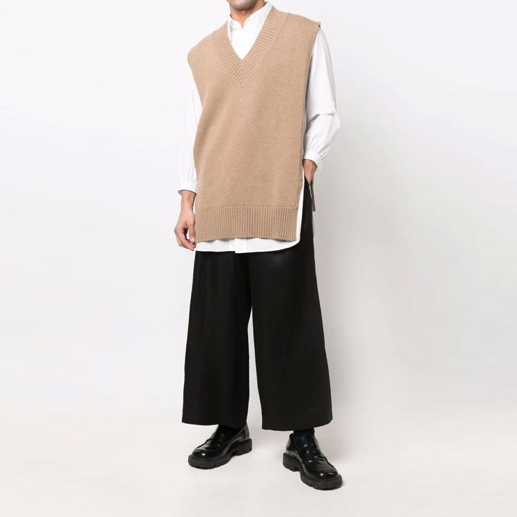 Lookbook Pantalones casuales plisados negros tobilleros Maison Margiela SS22. S30KA0623S53761900