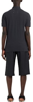 Maison Margiela SS22 Kaos Polo Hitam dengan Kerah Kancing Snap. S50GL0041S23978855 Shop Maison Margiela SS22 Kaos Polo Hitam dengan Kerah Kancing Snap. S50GL0041S23978855