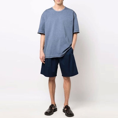 Maison Margiela SS22 Kaos Logo dengan Detail Jahitan Biru. S50GC0668S23883493 Lookbook Maison Margiela SS22 Kaos Logo dengan Detail Jahitan Biru. S50GC0668S23883493