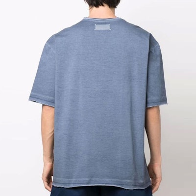 Maison Margiela SS22 Kaos Logo dengan Detail Jahitan Biru. S50GC0668S23883493 Shop Maison Margiela SS22 Kaos Logo dengan Detail Jahitan Biru. S50GC0668S23883493