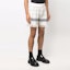 Shop Maison Margiela SS22 Celana Pendek Putih Kotak-Kotak dengan Pinggiran. S50MU0058S18024002F