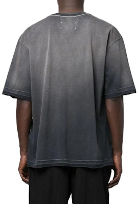 メゾンマルジェラ SS22 ダメージロゴプリント コットン クルーネックTシャツ グレー S50GC0670S24341855 Shop メゾンマルジェラ SS22 ダメージロゴプリント コットン クルーネックTシャツ グレー S50GC0670S24341855