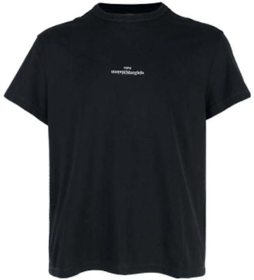 Maison Margiela SS23 Baju Polo Leher Bulat Logo Hitam. S30GC0701S22816-900 Order Maison Margiela SS23 Baju Polo Leher Bulat Logo Hitam. S30GC0701S22816-900