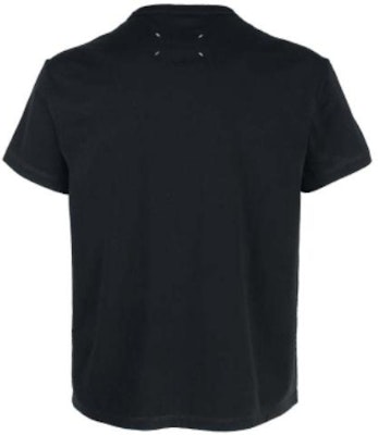 Maison Margiela SS23 Baju Polo Leher Bulat Logo Hitam. S30GC0701S22816-900 Lookbook Maison Margiela SS23 Baju Polo Leher Bulat Logo Hitam. S30GC0701S22816-900