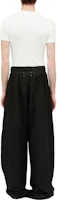 Shop Maison Margiela SS23 黑色寬版鬆身百褶休閒長褲 S50KA0628S54760-900