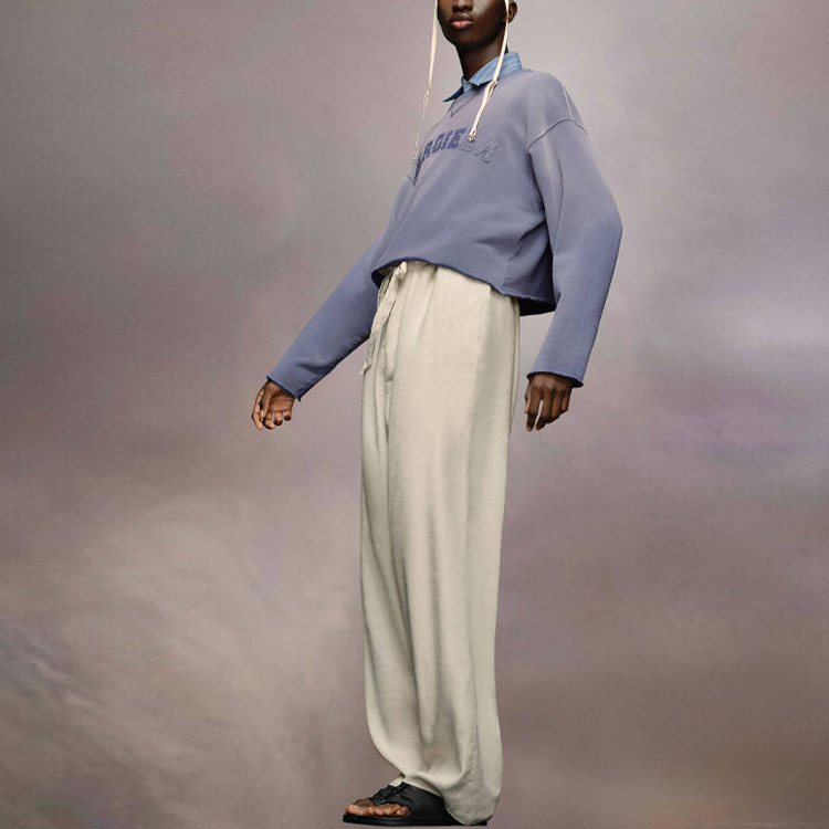 Purchase 메종 마르지엘라 SS23 레터 프린트 크루넥 맨투맨 유니섹스 라일락. S51GU0125S25580-225