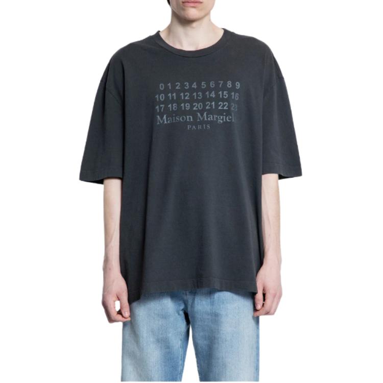 Shop Camiseta de Manga Larga Negra Maison Margiela SS25 con Estampado Numérico. S50GC0716S24567969