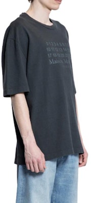 Camiseta de Manga Larga Negra Maison Margiela SS25 con Estampado Numérico. S50GC0716S24567969 Purchase Camiseta de Manga Larga Negra Maison Margiela SS25 con Estampado Numérico. S50GC0716S24567969