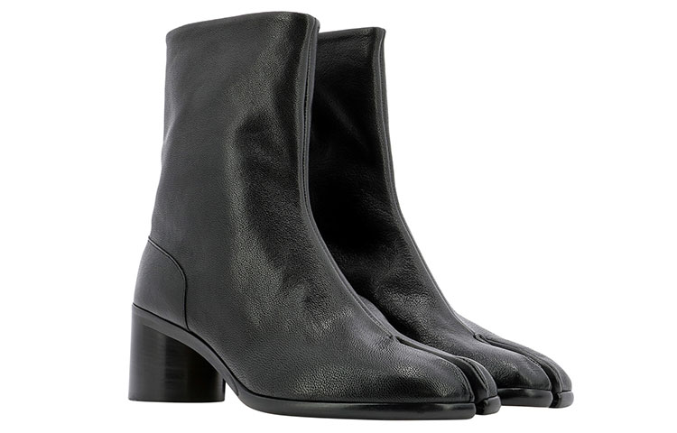 Lookbook Maison Margiela Tabi 'Botín de Cuero Negro con Tacón Grueso' S57WU0220P4131H8686