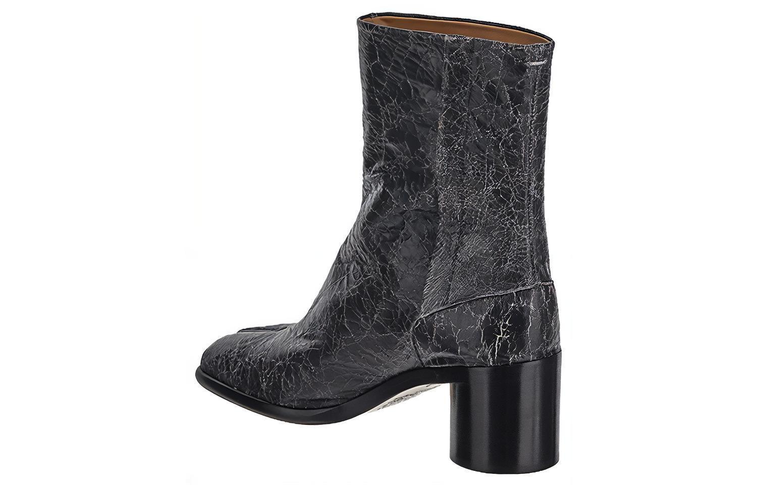 Lookbook Maison Margiela Tabi ''Stivaletti in Pelle Nera'' S57WU0132P5342H9458