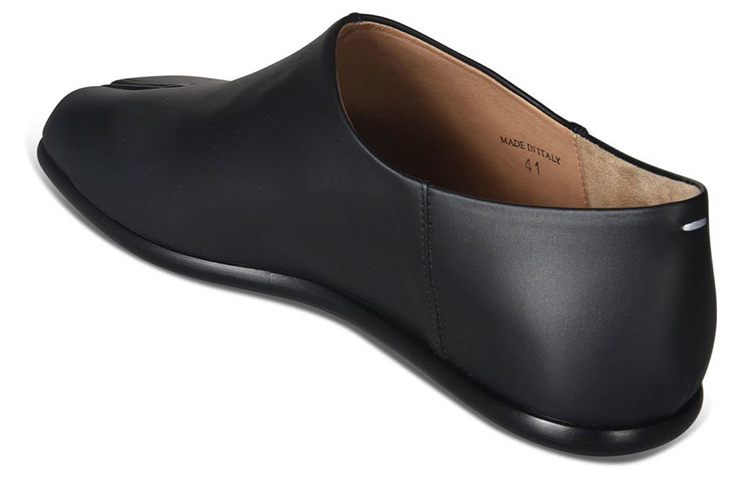 Lookbook メゾン マルジェラ タビ レザー スリッポン (ブラック) S57WR0051PR516T8013