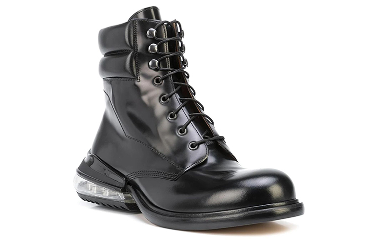 Lookbook Maison Margiela Stivali Tabi ''Neri in Pelle Lucida con Lacci'' S57WU0224P3827H8396