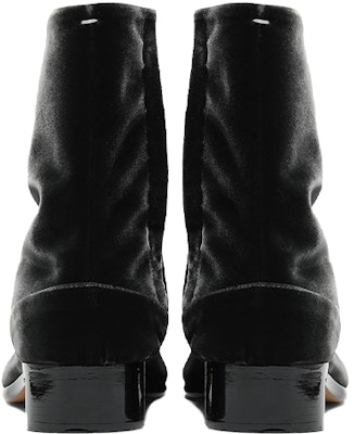Maison Margiela Tabi 'Hitam Beludru Pergelangan' S57WU0153P1788T8006 Lookbook Maison Margiela Tabi 'Hitam Beludru Pergelangan' S57WU0153P1788T8006