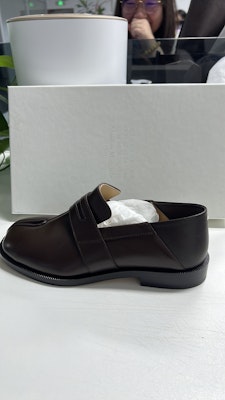 메종 마르지엘라 타비 브라운 (Maison Margiela Tabi Brown) S39WR0021 Buy 메종 마르지엘라 타비 브라운 (Maison Margiela Tabi Brown) S39WR0021