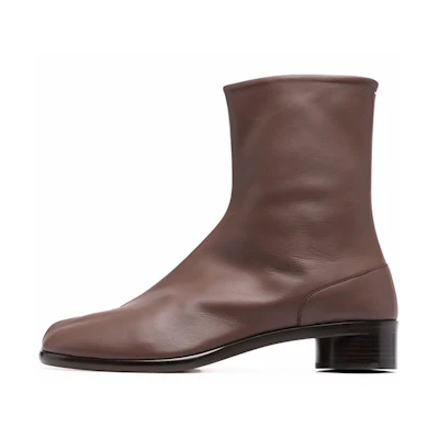 Maison Margiela Tabi 'Brown Avant-Garde Split-Toe Leather Boots'