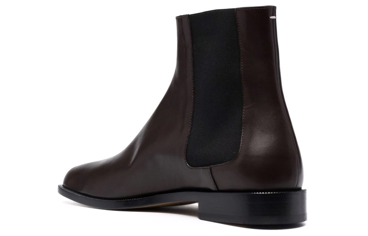 Shop Maison Margiela Tabi "Stivaletto Chelsea in Pelle di Vitello Marrone" S57WU0150P3292H8787