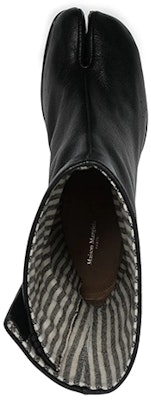 Maison Margiela 黑色低跟简约牛皮踝靴 Tabi S57WU0220P3962H8556 Shop Maison Margiela 黑色低跟简约牛皮踝靴 Tabi S57WU0220P3962H8556