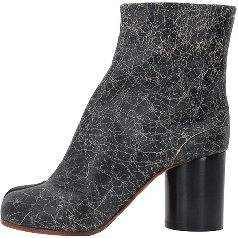 maison-margiela-tabi-ankle-boot-vintage-cracked-black-beige