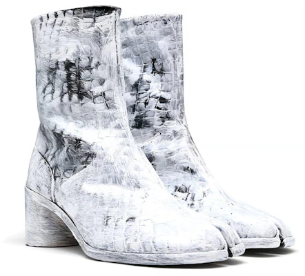 Maison Margiela Tabi Bianchetto 'Kulit Putih Embossed Croc' S57WU0132P4094H1532 Lookbook Maison Margiela Tabi Bianchetto 'Kulit Putih Embossed Croc' S57WU0132P4094H1532