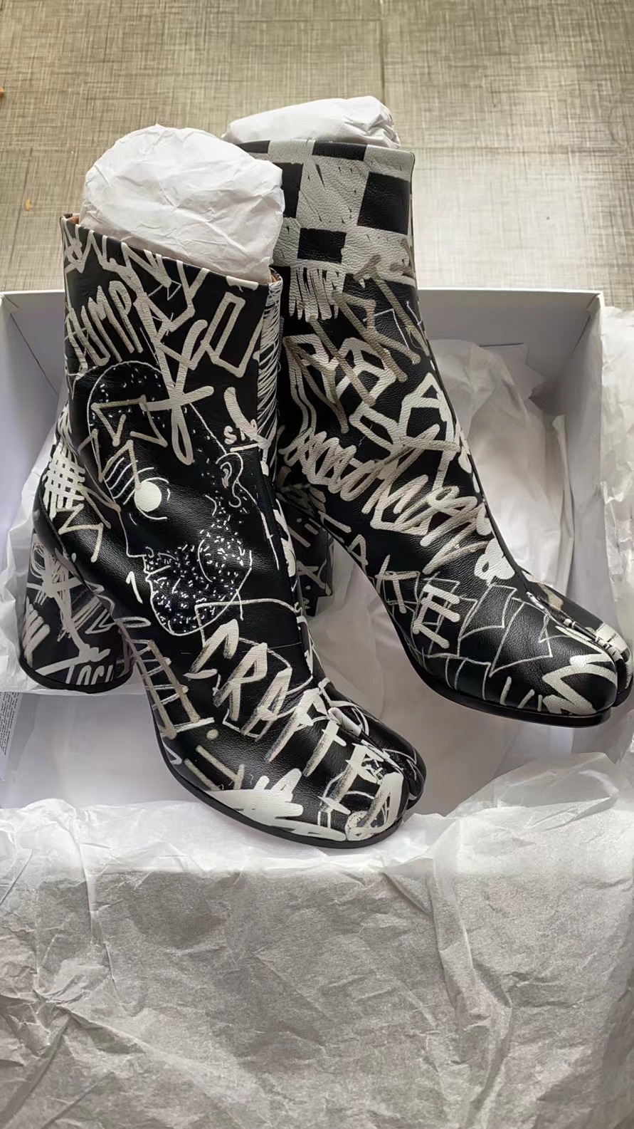Maison Margiela Tabi Boots 'Graffiti Ninja' S58W-U0260P2948