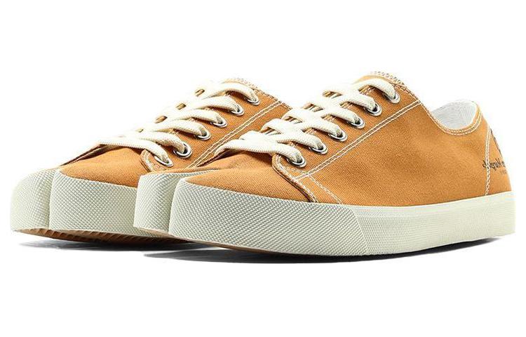 Lookbook Maison Margiela Tabi 帆布鞋“卡其” S57WS0252P1875T2228